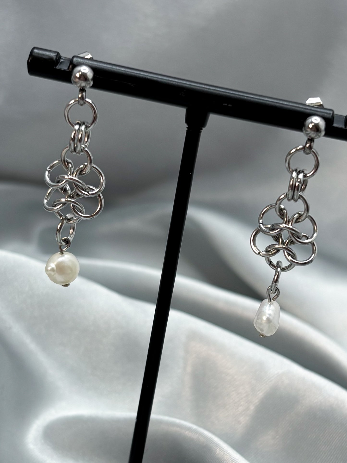 CHAINED PEARL EARRINGS