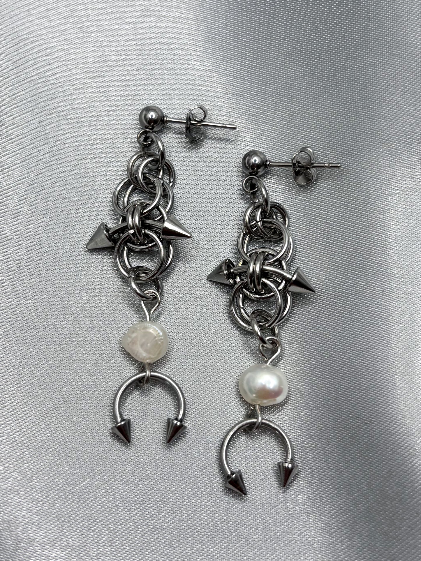 PIERCED PEARL EARRINGS