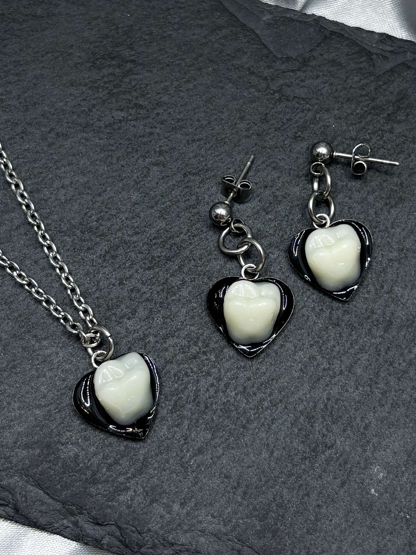 HEART TOOTH EARRINGS & NECKLACE SET