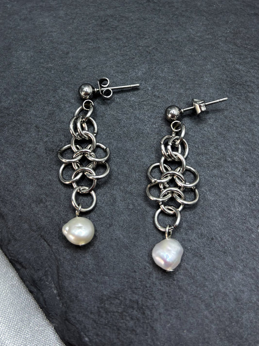 CHAINED PEARL EARRINGS