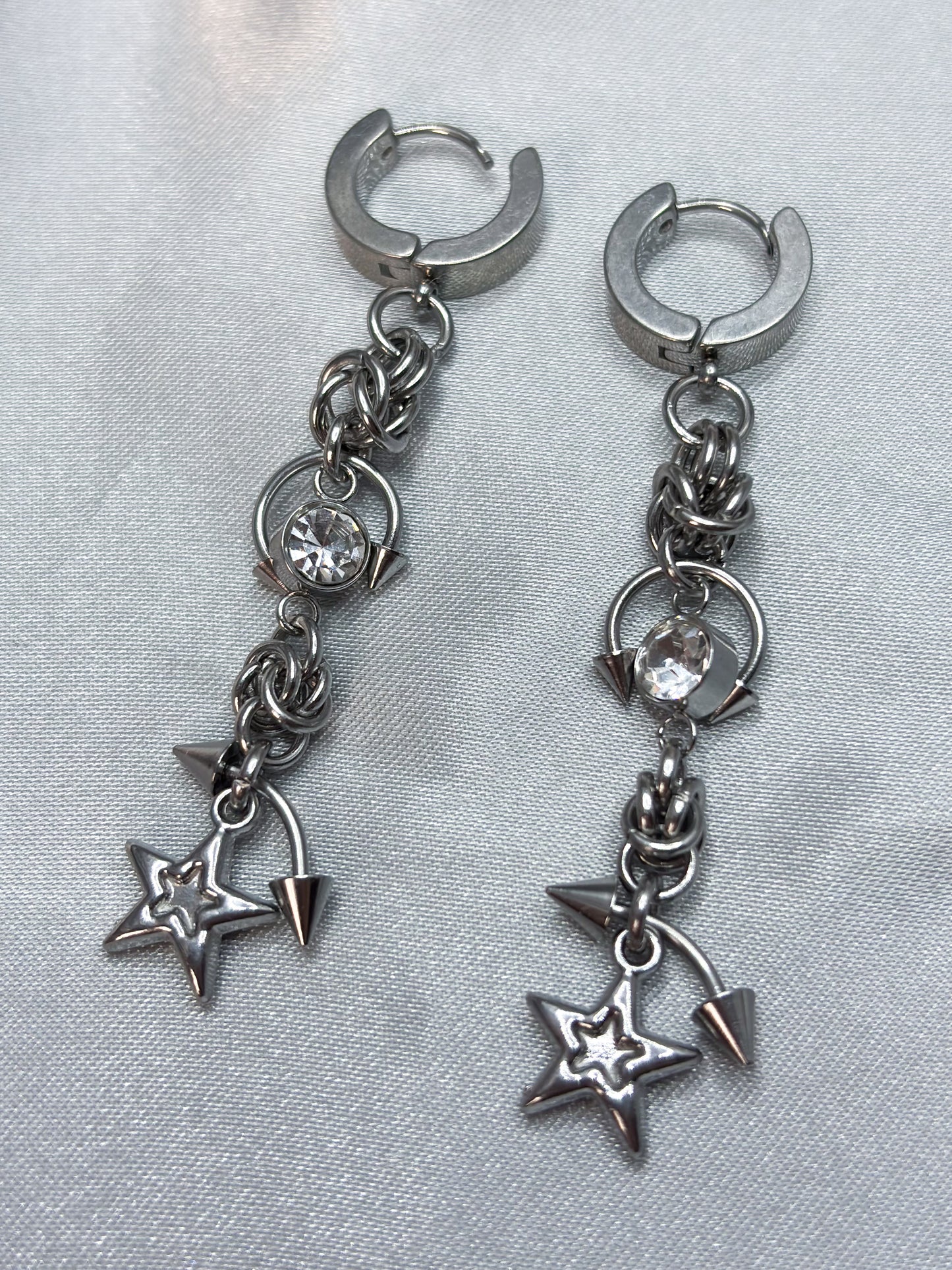 SPARKLING CHAINMAIL EARRINGS