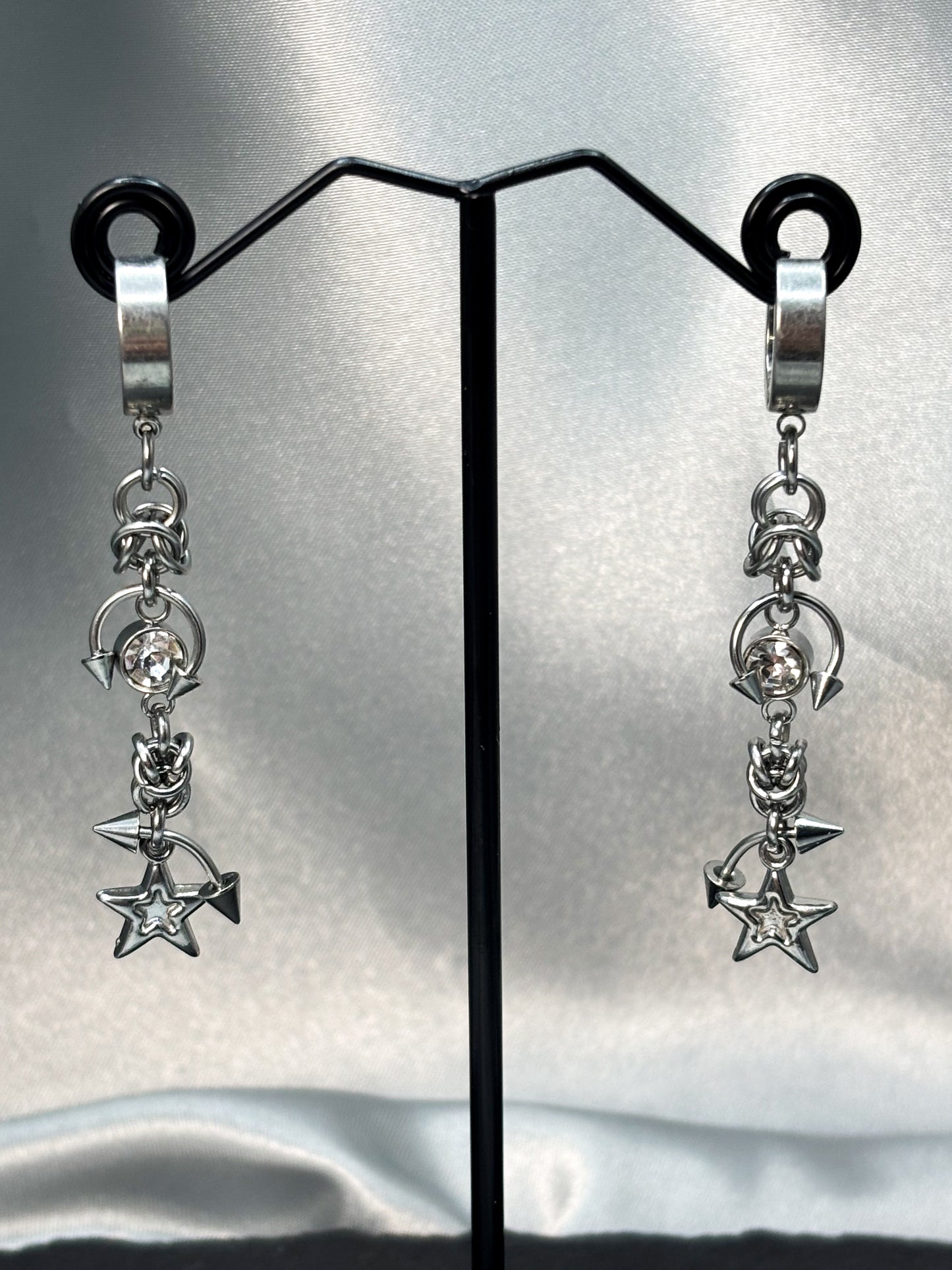 SPARKLING CHAINMAIL EARRINGS