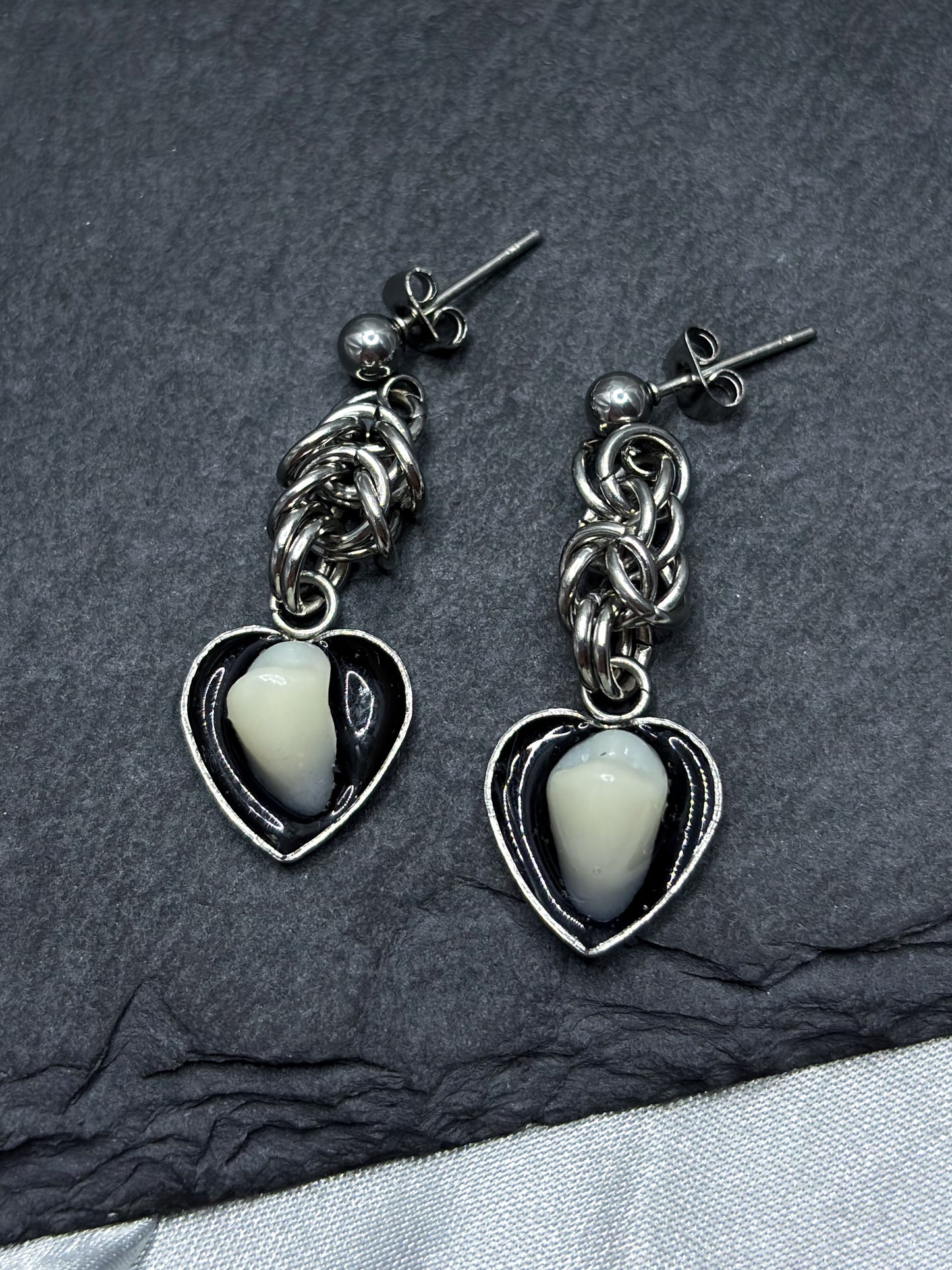 CHAINED TEETH EARRINGS