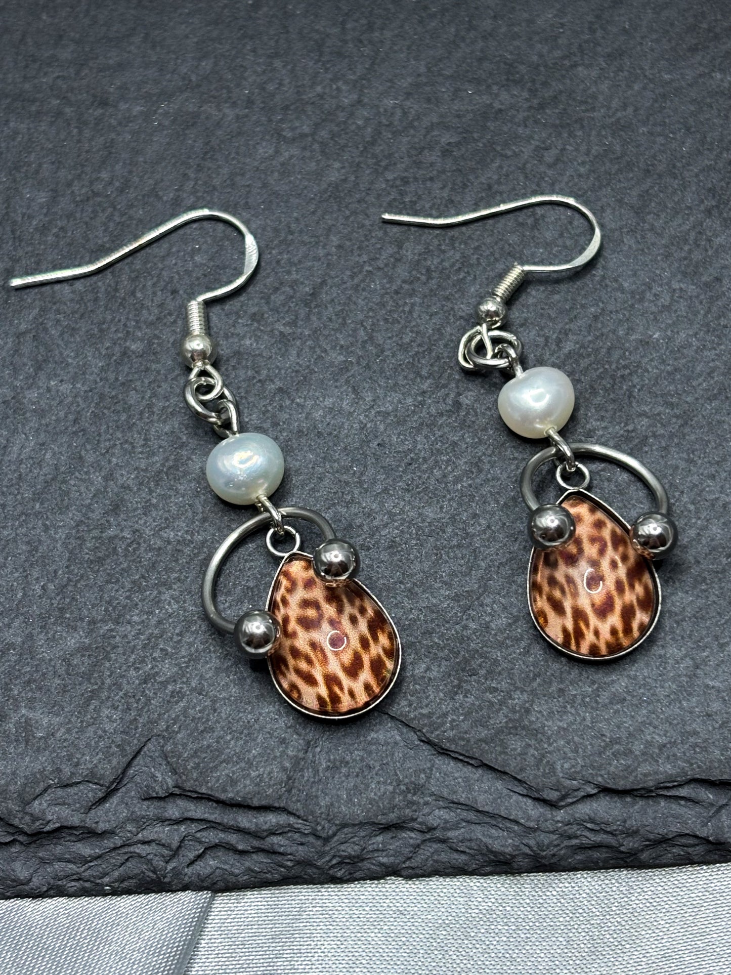 PEARLED LEOPARD EARRINGS