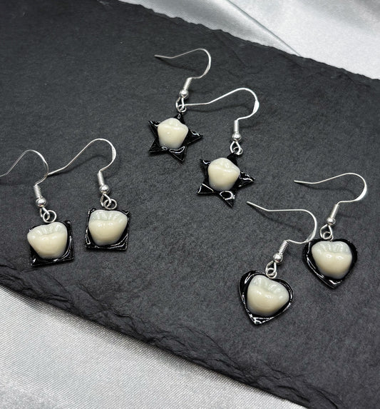 SIMPLE TEETH EARRINGS