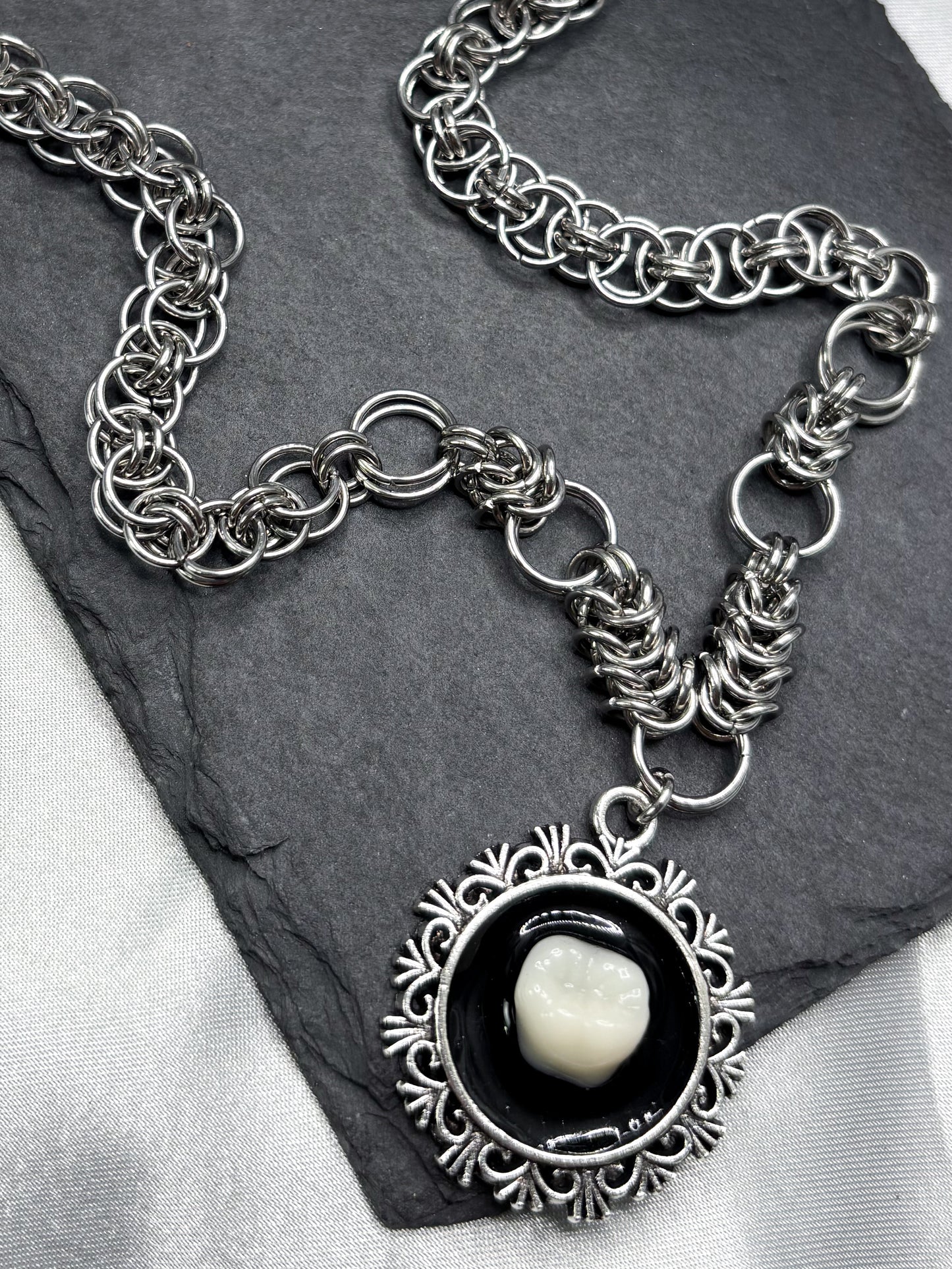 ELLIPTICAL NECKLACE
